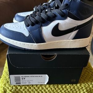 BNIB-Jordan Kids Retro High OG Sneakers - Navy and White